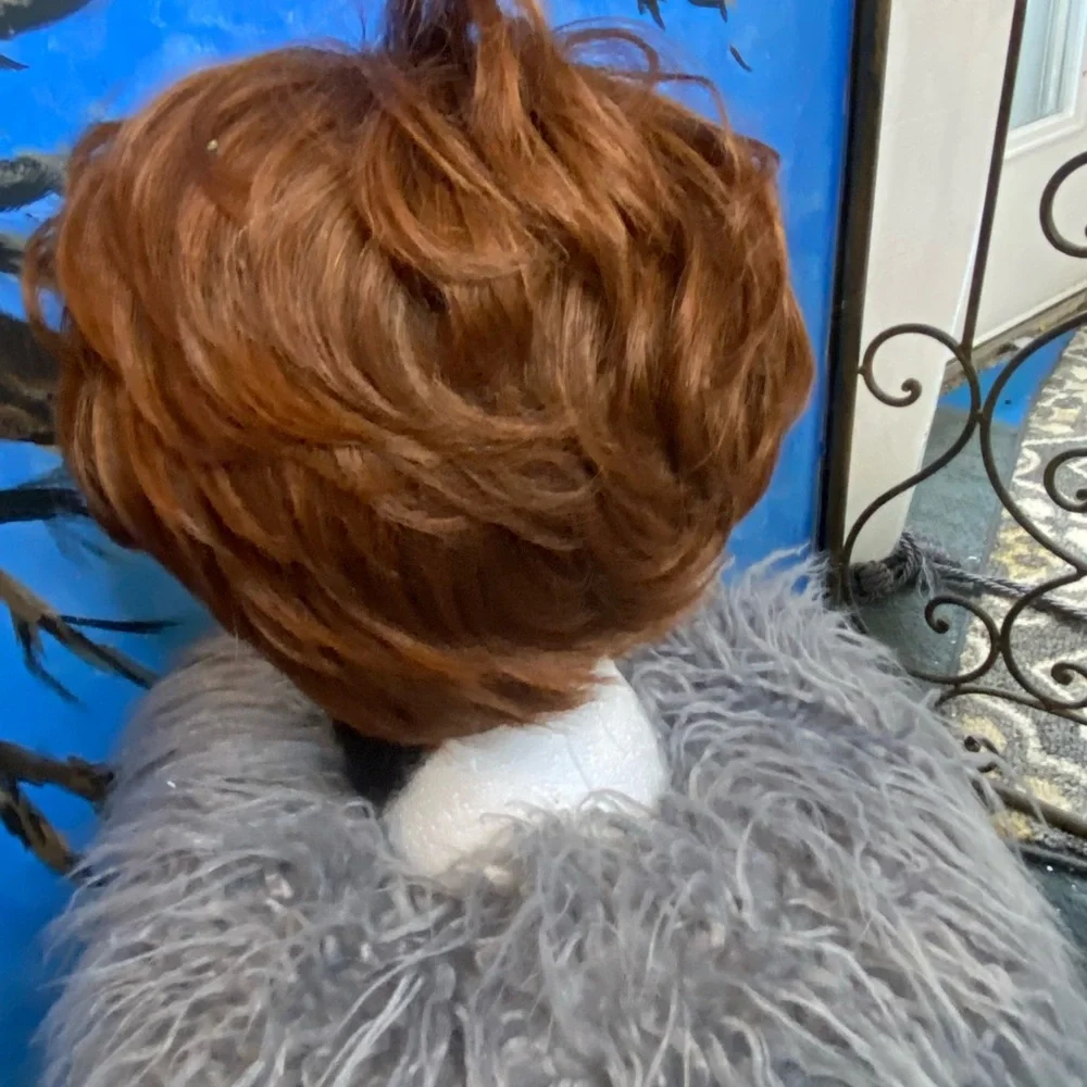 Wig - Picture 6 of 8